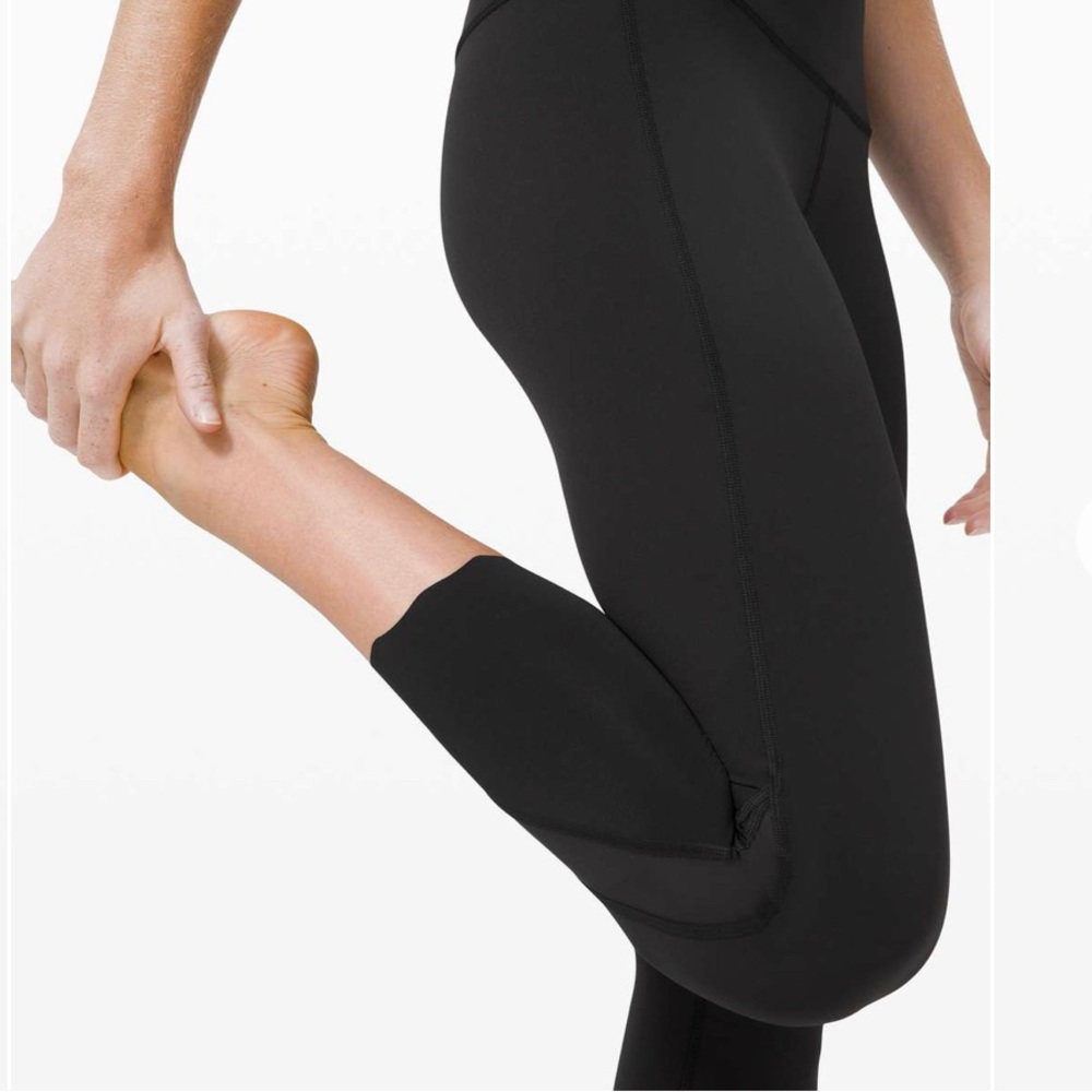 Lululemon cropped black leggings scalloped edges great condition